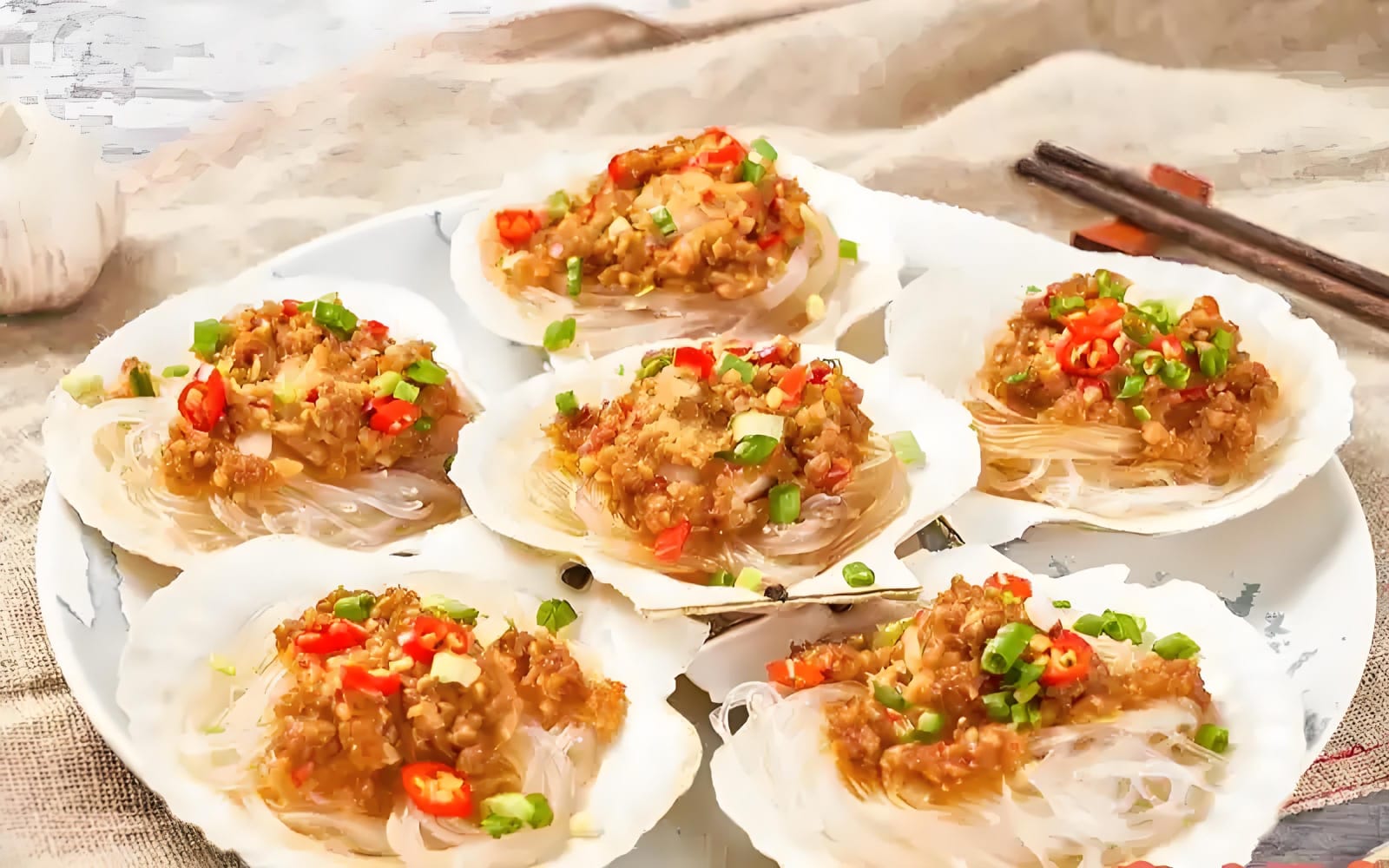 87. Морские гребешки на пару с чесноком и стеклянной лапшой